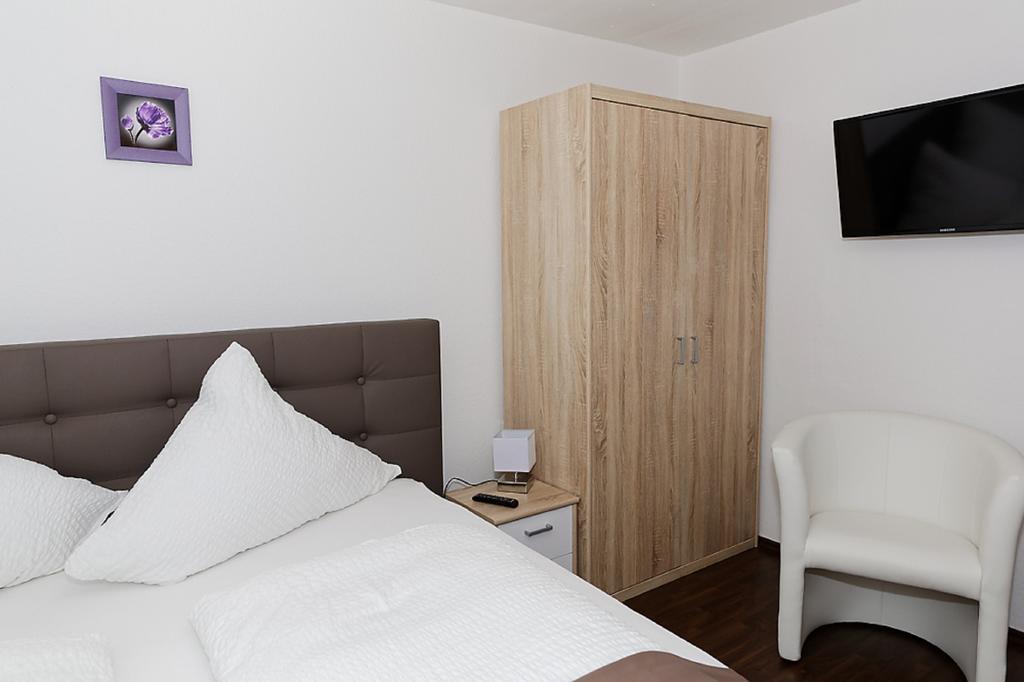 Hotel Huettl - Garni ヴォルムス 部屋 写真